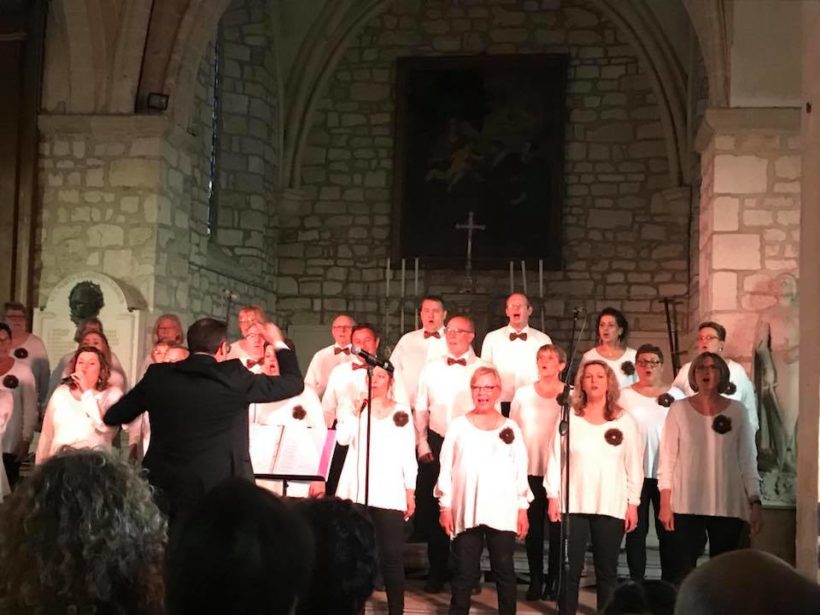 l'église de Tavaux a accueilli la chorale de Marle,La Chantaisne, pour "enchanter" un public venu nombreux