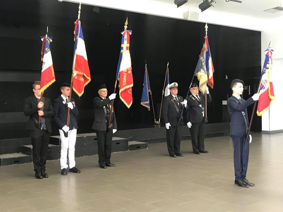 Cérémonie de remise du Drapeau Français à Mohann CAHEREC, élève de 5ème au collège FROEHLICHER de Sissonne.
