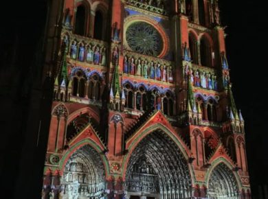 La Cathédrale Notre-Dame d'Amiens s'est offert de nouveaux habits de couleurs!