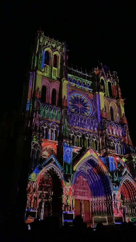 La Cathédrale Notre-Dame d'Amiens s'est offert de nouveaux habits de couleurs!