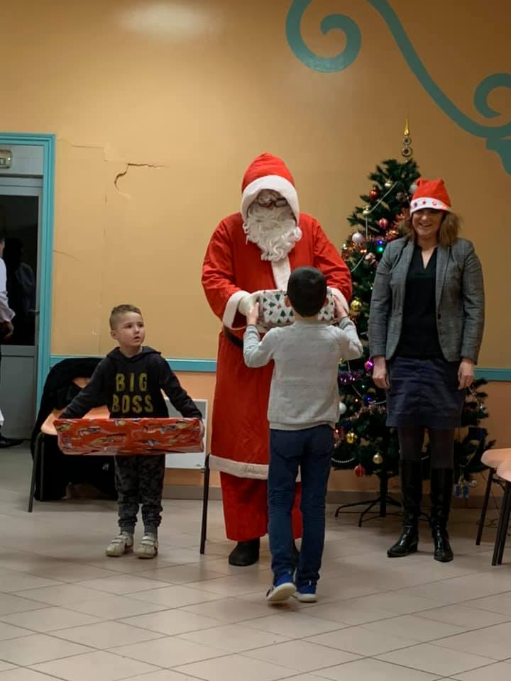 🎅🌟Le Père Noël n’a pas oublié les enfants & les aînés du petit village de Colonfay 😊💫