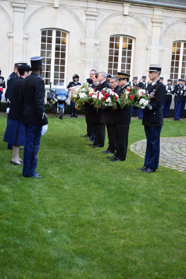 🇫🇷 Cérémonie d’hommage aux militaires de la gendarmerie nationale décédés dans l’accomplissement de leurs missions.