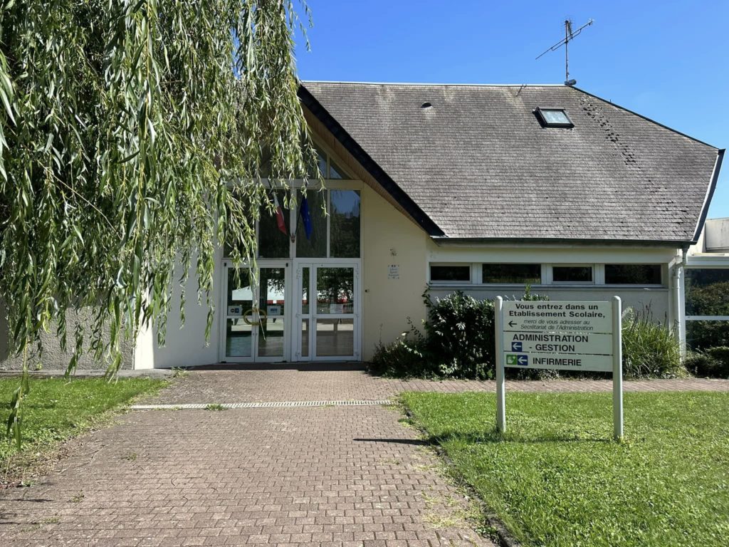 Collège Quentin De la Tour de Sains-Richaumont 